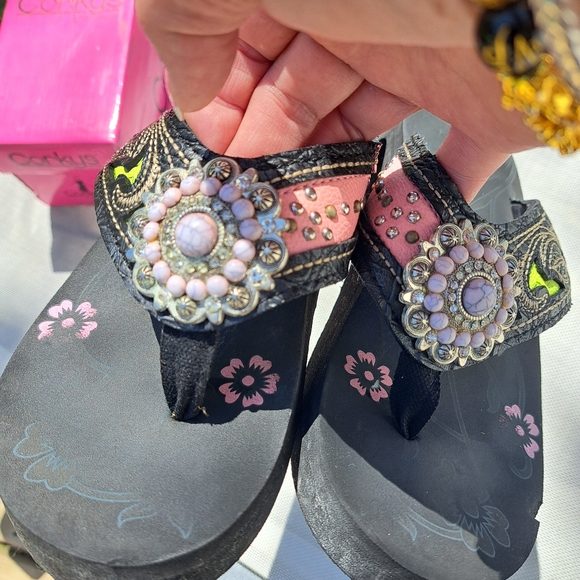 Corky's sandals - Picture 3 of 6